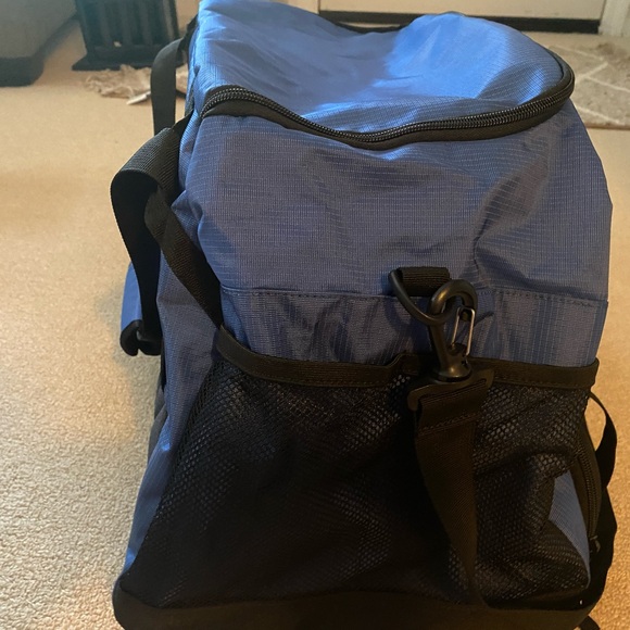 OGIO Motion Duffel- NWT - Picture 2 of 7